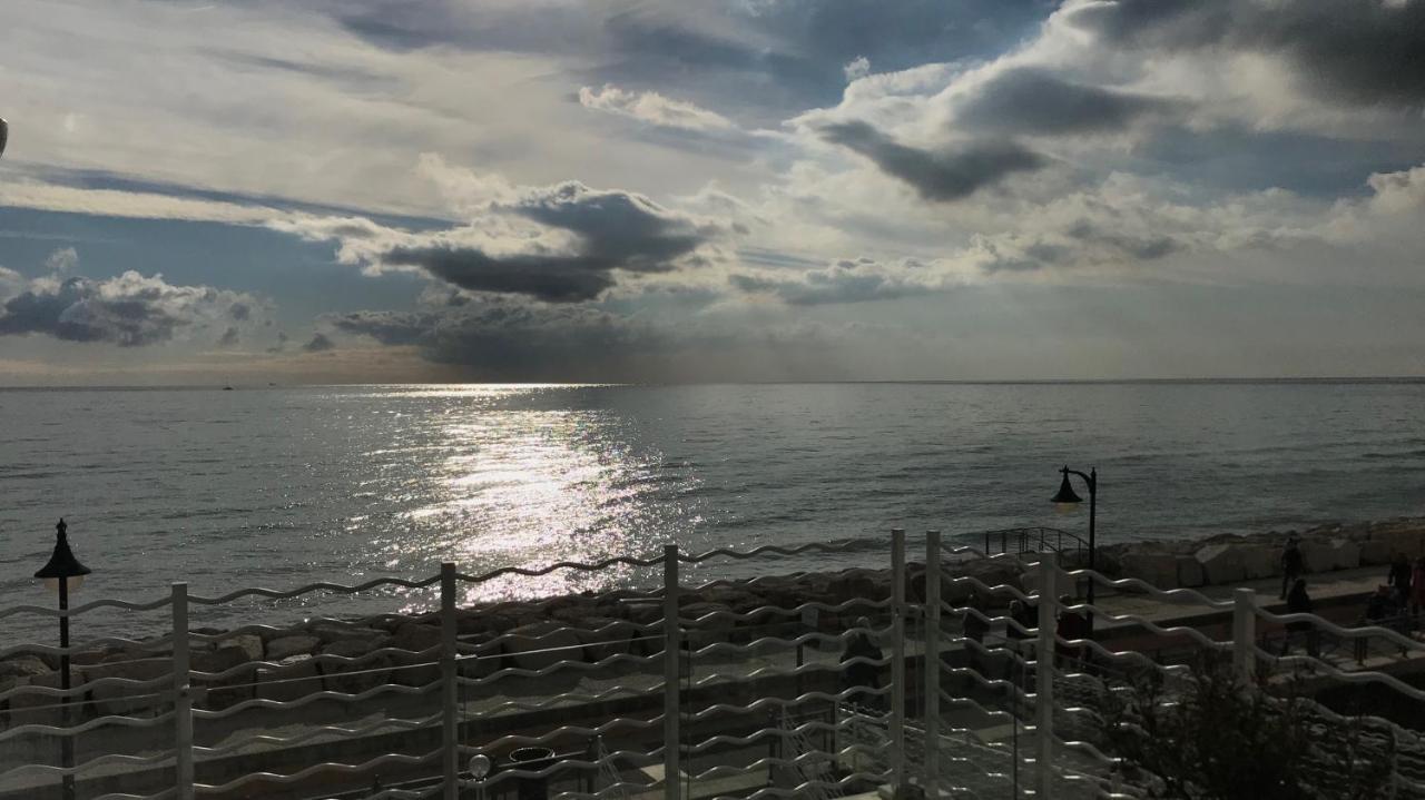 Ca Dell'Angelo - Caorle Aparthotel Bagian luar foto