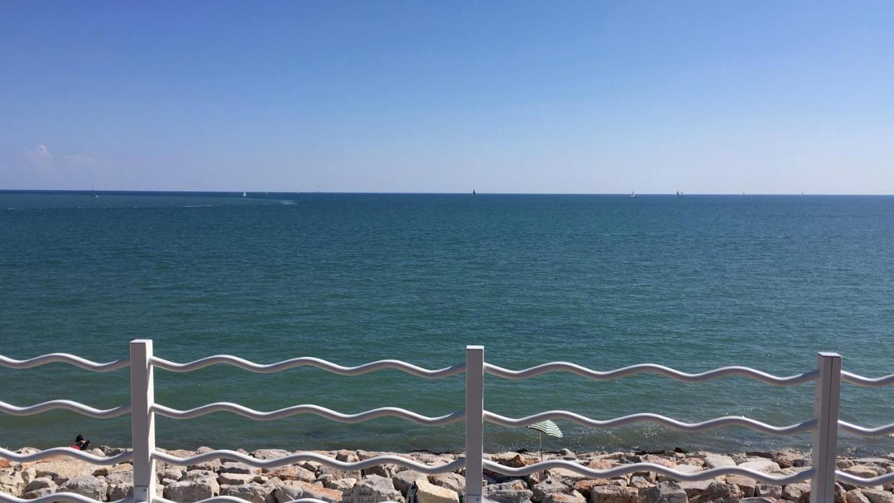 Ca Dell'Angelo - Caorle Aparthotel Bagian luar foto